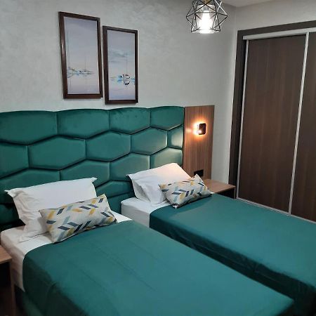 Appartement Pour Familles En Residence Avec Piscine Et Wifi Marakeş Dış mekan fotoğraf