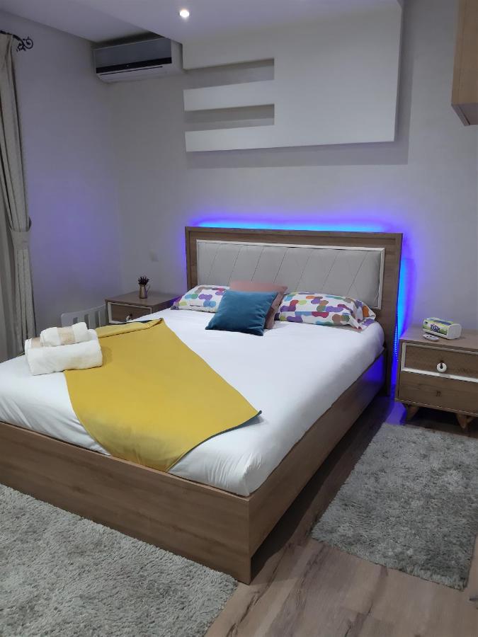 Appartement Pour Familles En Residence Avec Piscine Et Wifi Marakeş Dış mekan fotoğraf